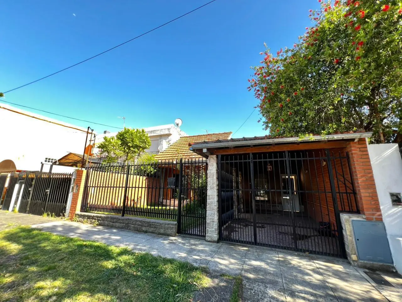 Casa 3 ambientes en venta en Martínez 3