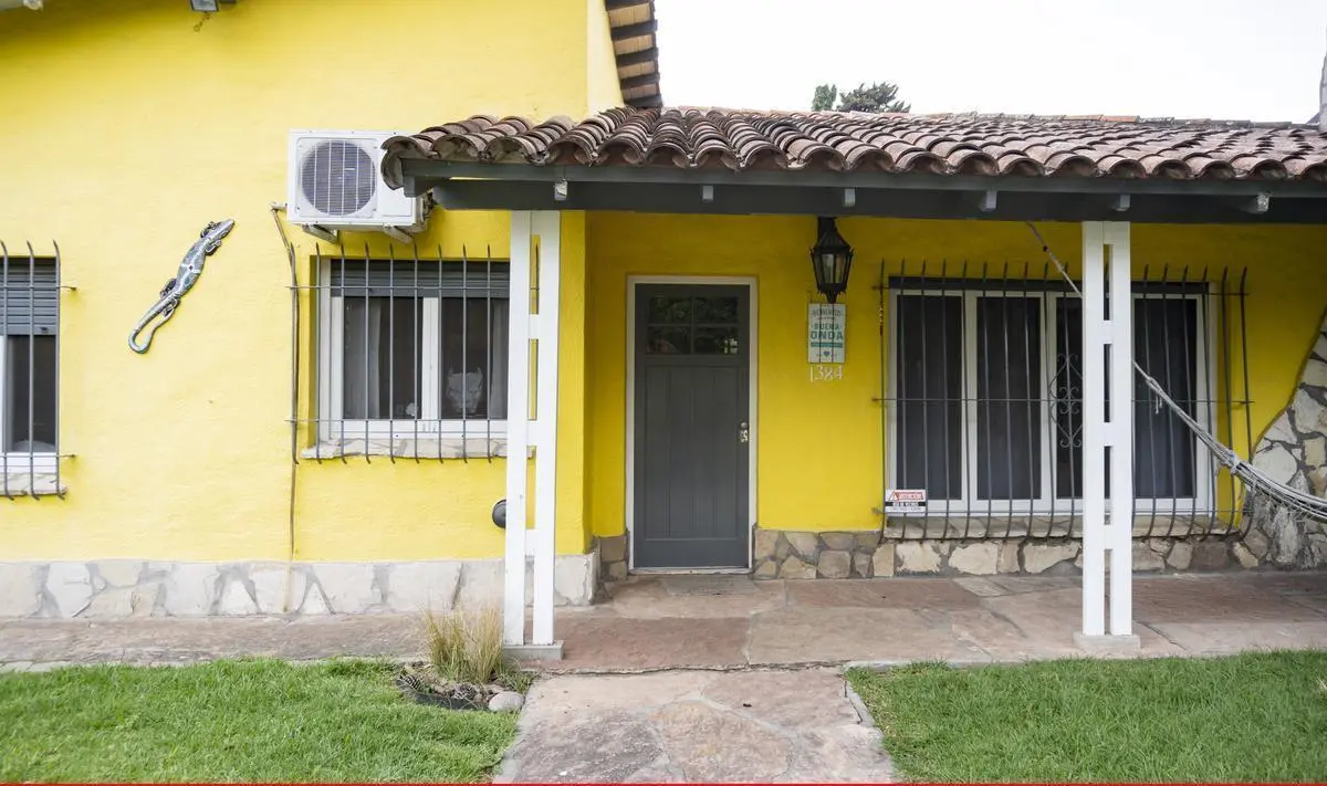 Chalet de 5 ambientes en alquiler, en Martínez. 2