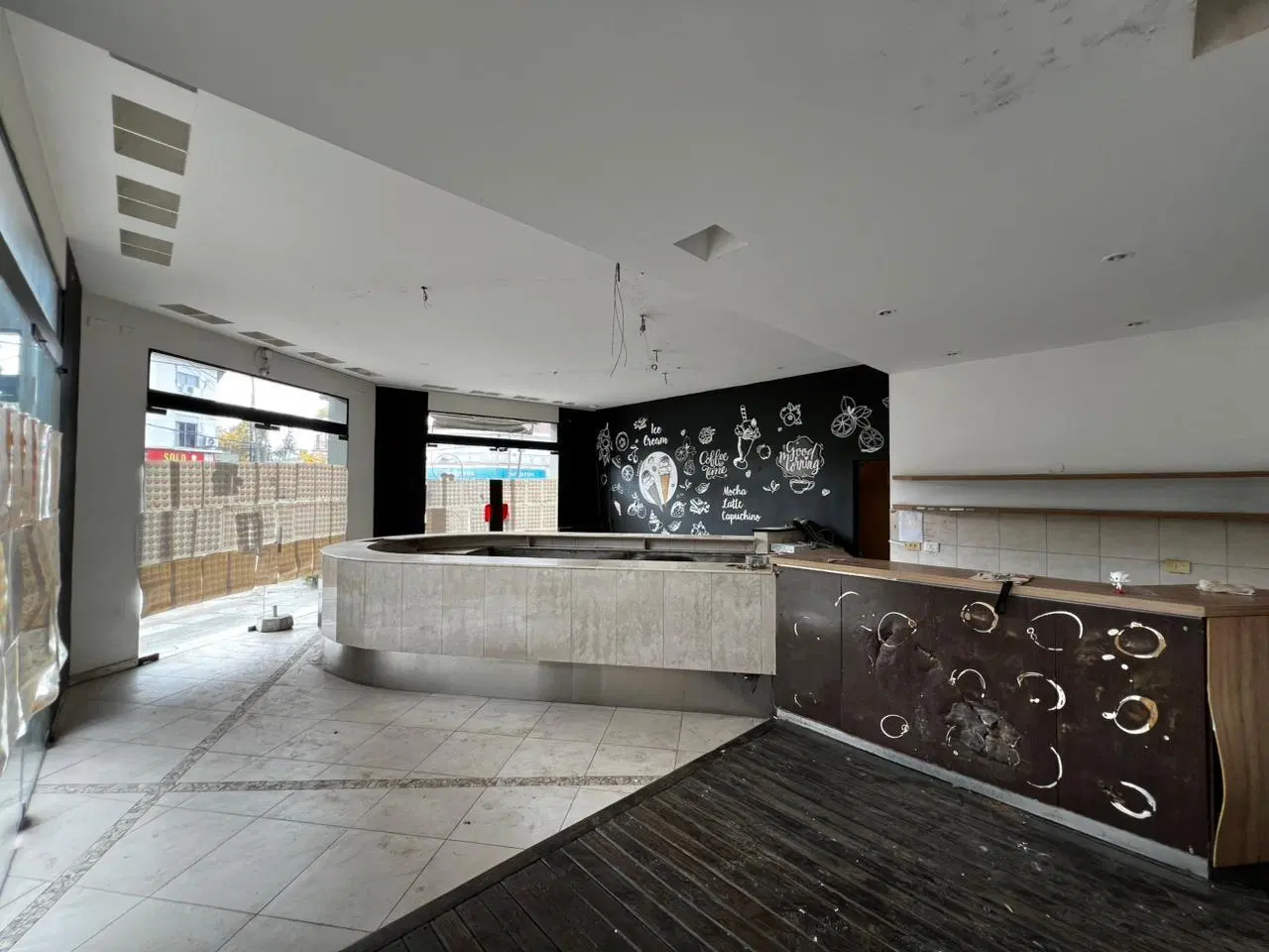 Local 4 ambientes en venta en Martínez – Av. Fleming y Catamarca 3