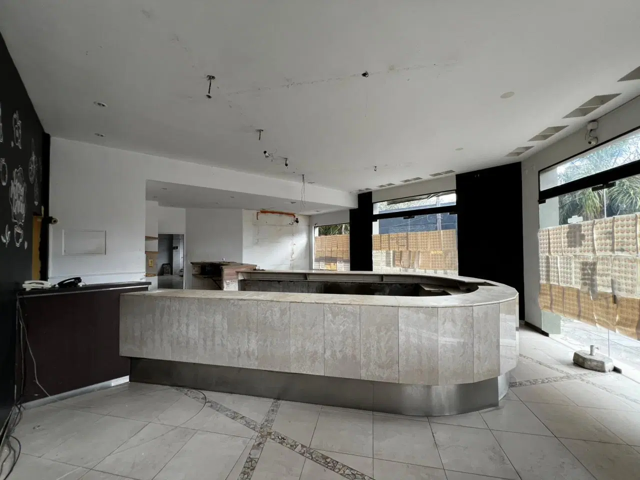 Local 4 ambientes en venta en Martínez – Av. Fleming y Catamarca 2