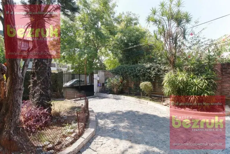 Casa de 5 ambientes en venta, en Martínez. 3