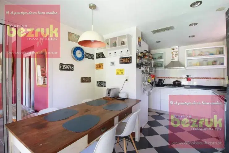 Casa de 5 ambientes en venta, en Martínez. 5