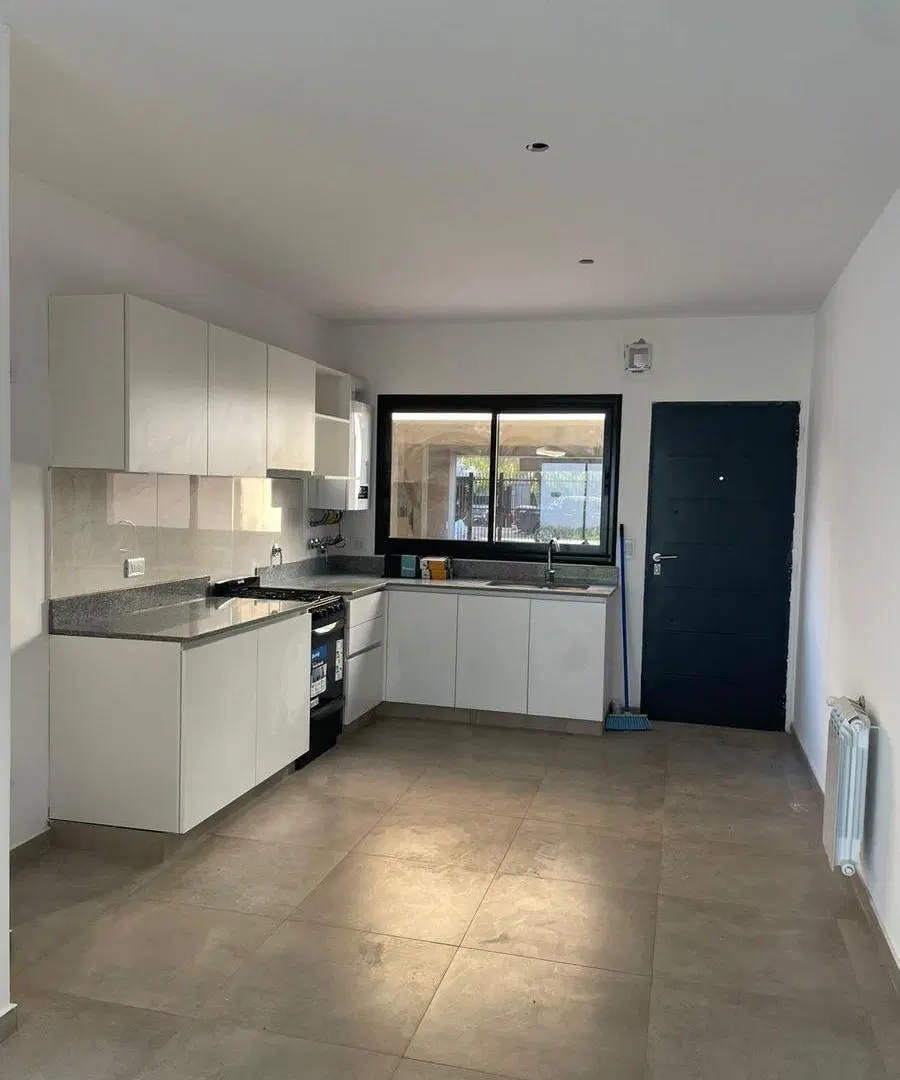Departamento 4 ambientes en venta en Munro 3