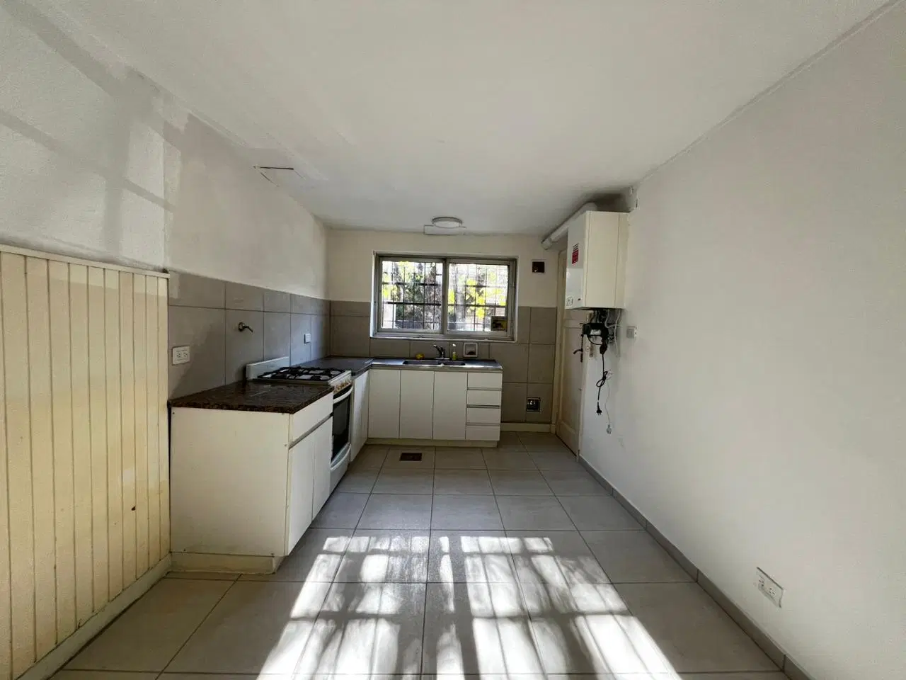 Casa 4 ambientes dependencia en alquiler en Martinez 5