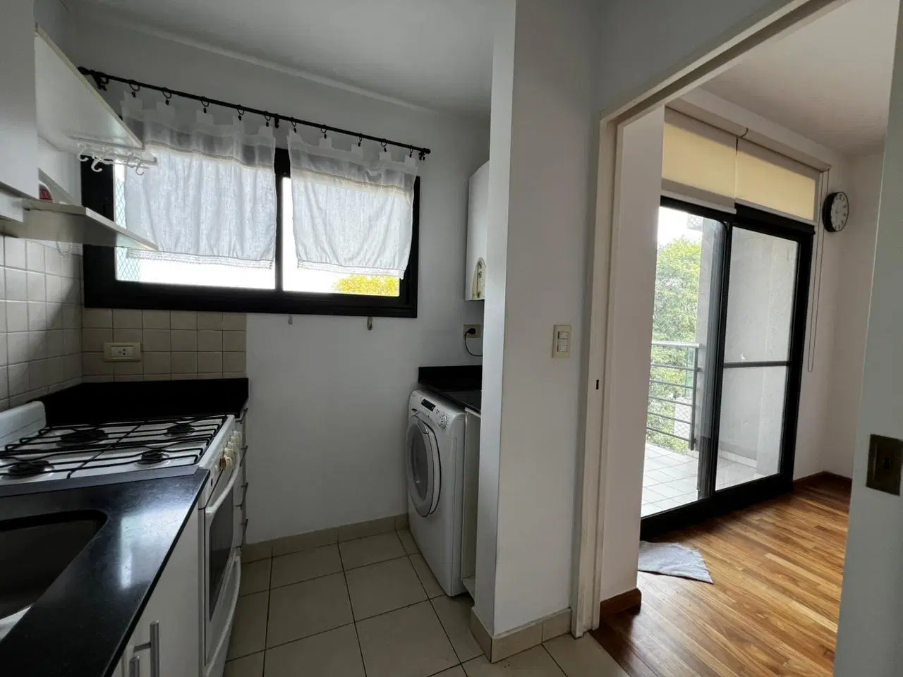 Departamento de 3 ambientes con cochera en Alquiler temporario en Martinez 2