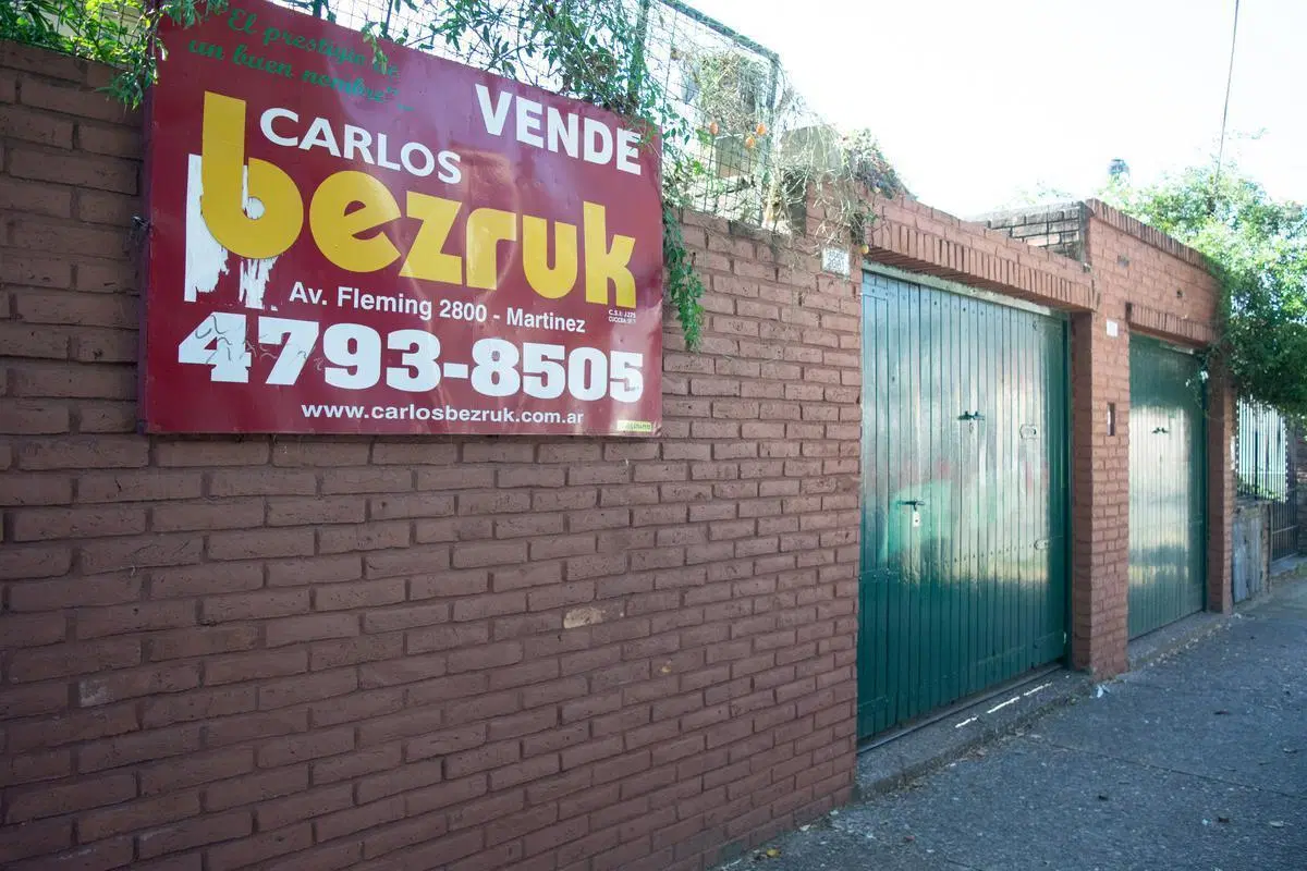 Casa de 4 ambientes con pileta y garage en venta en Martinez 1