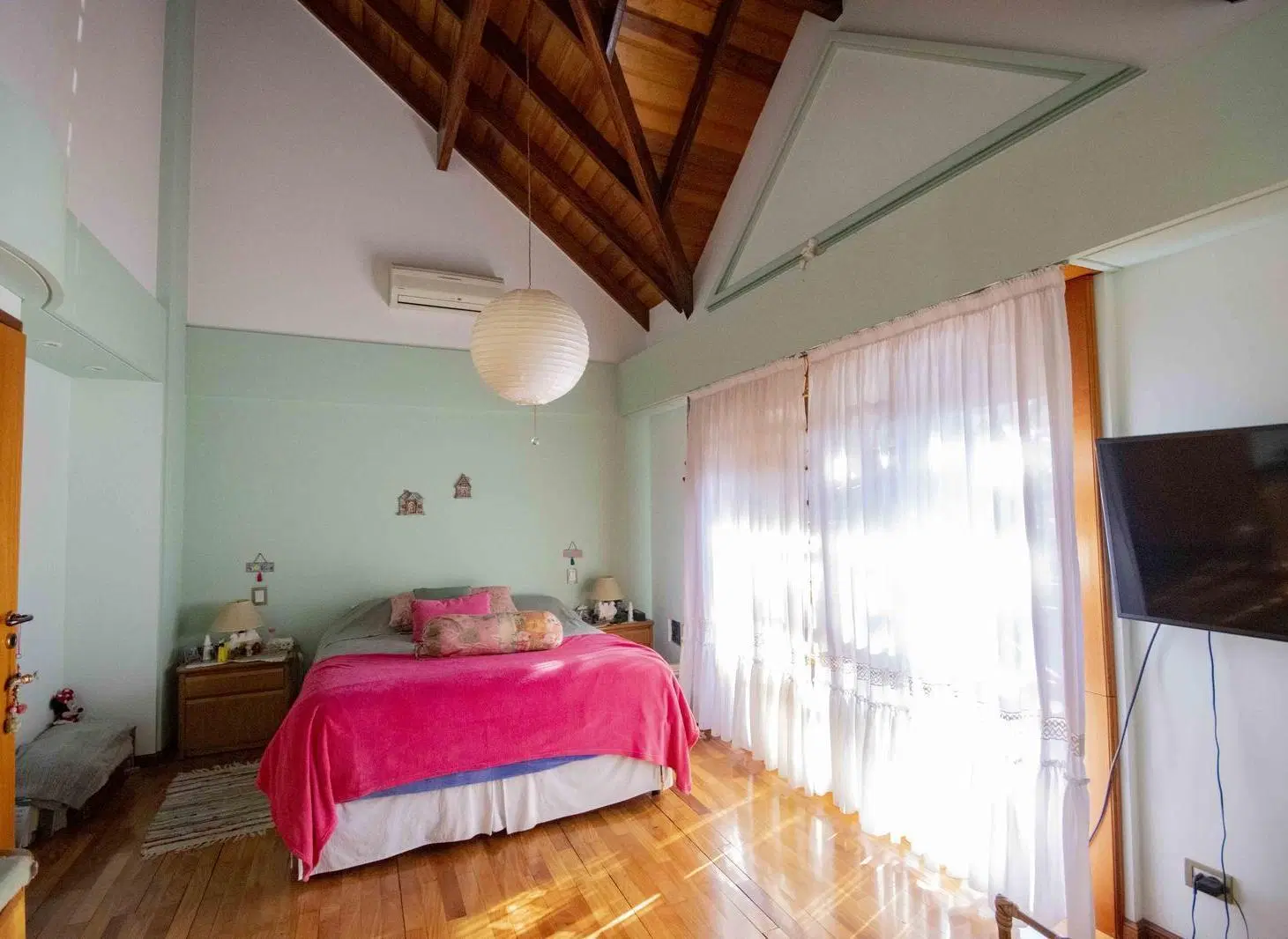 Casa de 7 ambientes   playroom y dependencia de servicio en venta, en el Barrio Alemán de Martínez. 5