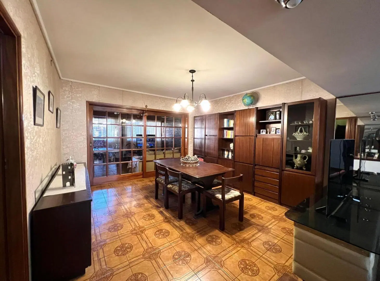 Casa de 4 ambientes con cochera en  venta en Martinez 2