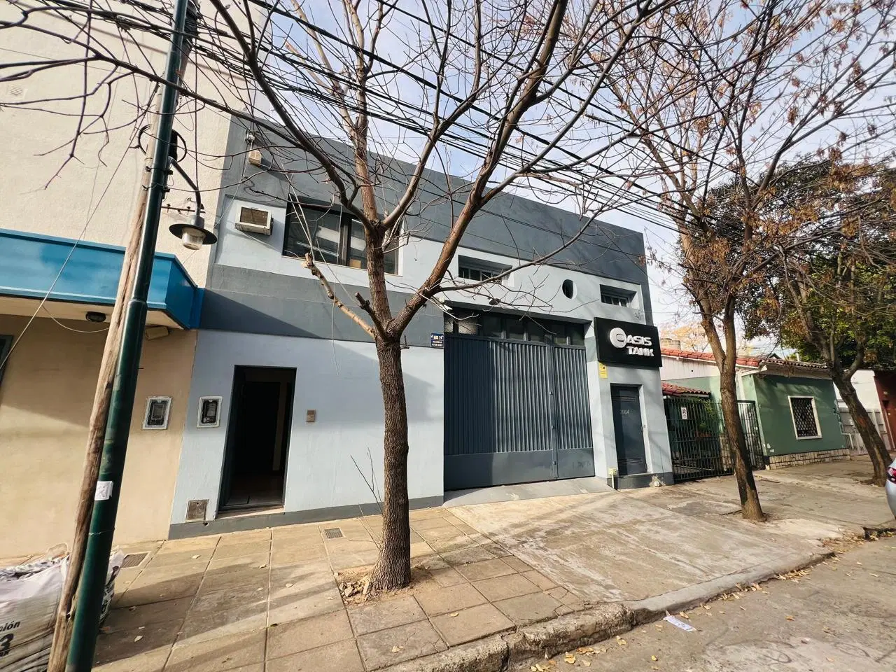 Galpón de 2 plantas en alquiler, en Martínez. 2