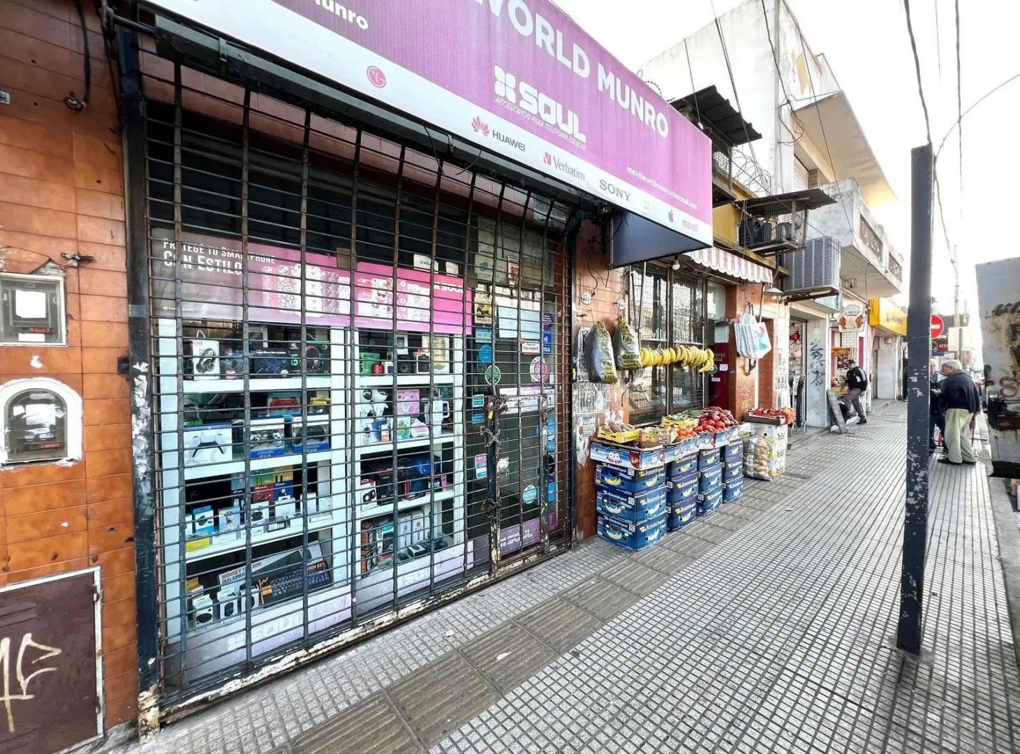Venta en block de PH con 2 locales en Munro 3