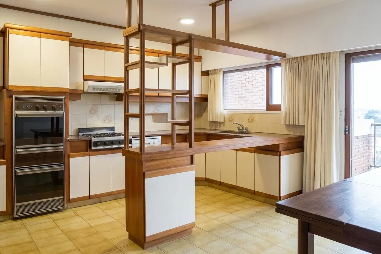 Hermoso chalet de 7 ambientes en venta, en Olivos. 4