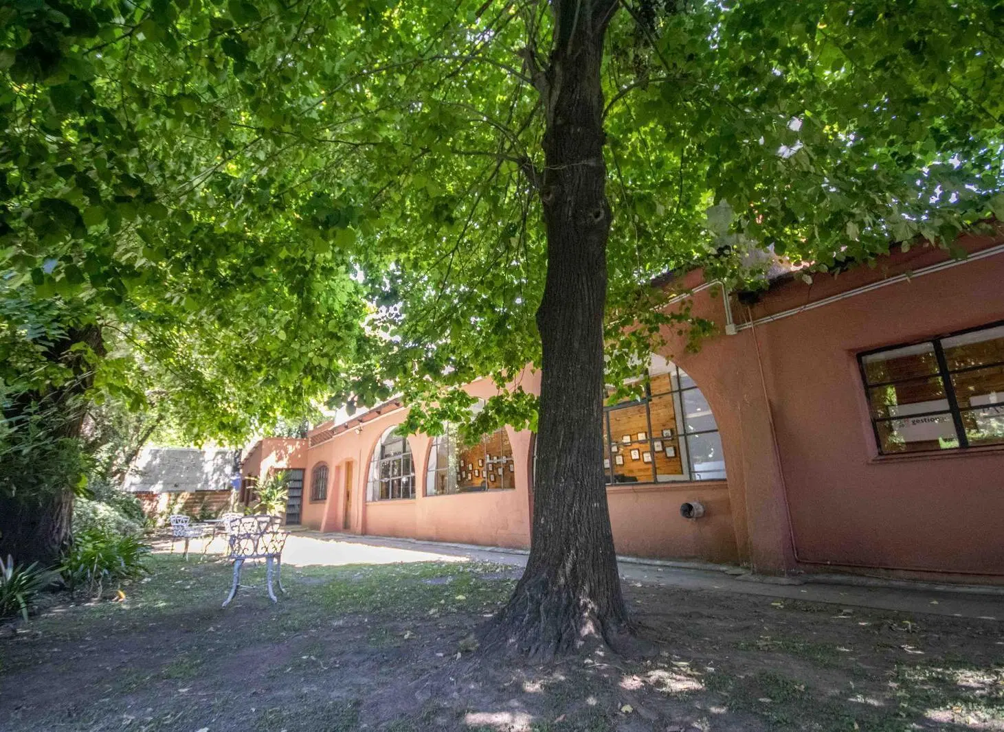 Casa de 8 ambientes en venta, en Martinez 4