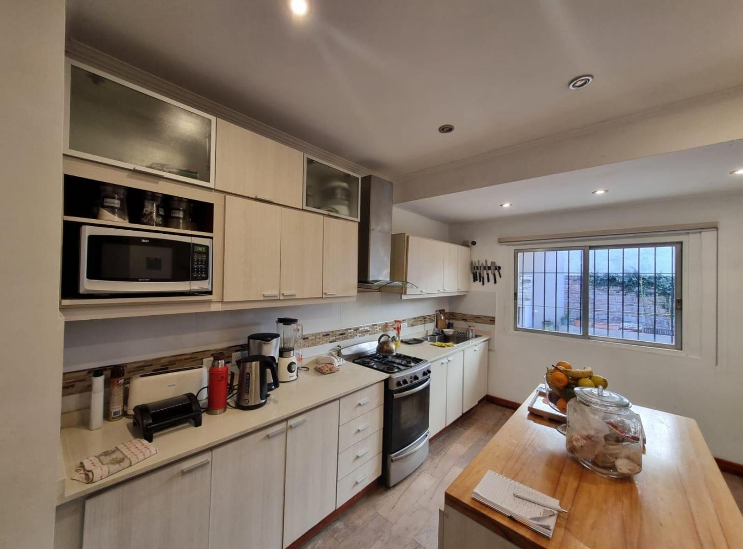 Foto de Casa de 5 ambientes con cochera en venta, en Martínez, imagen 2