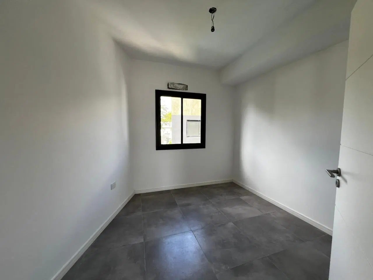 Departamento de 3 ambientes con cochera en venta en Olivos 5