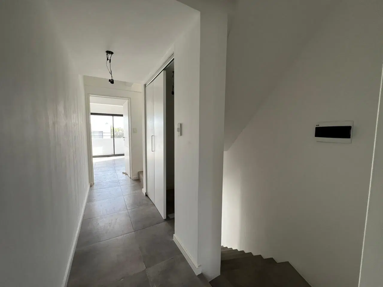 Departamento de 3 ambientes con cochera en venta en Olivos 2