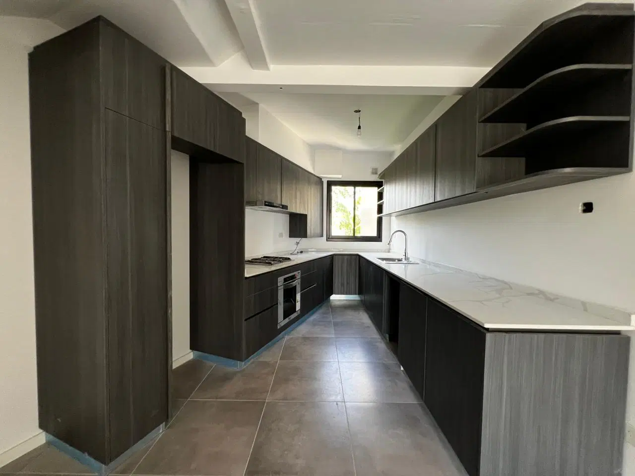 Departamento de 3 ambientes con cochera en venta en Olivos 4