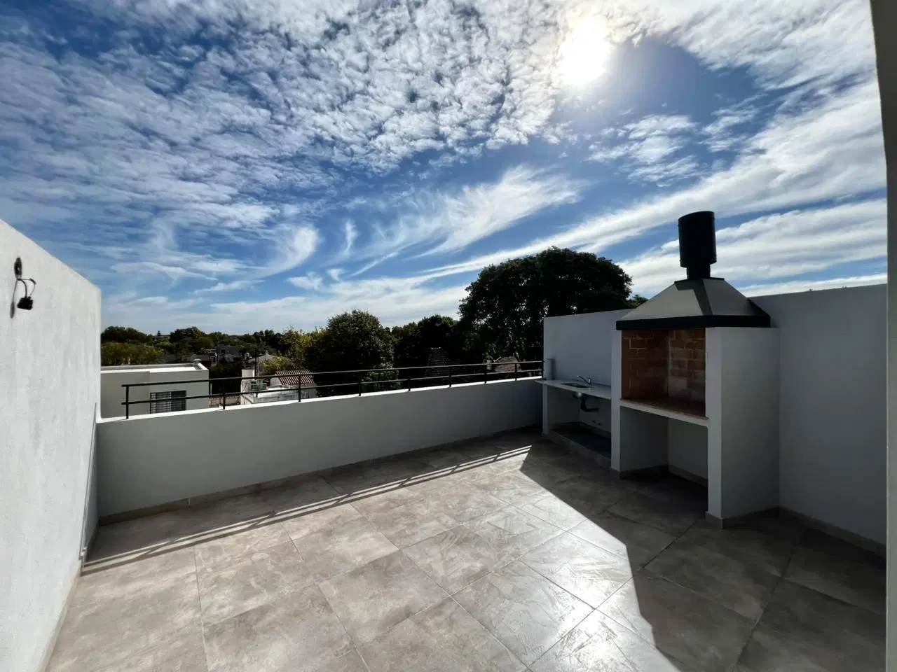 Departamento de 3 ambientes con cochera en venta en Olivos 4