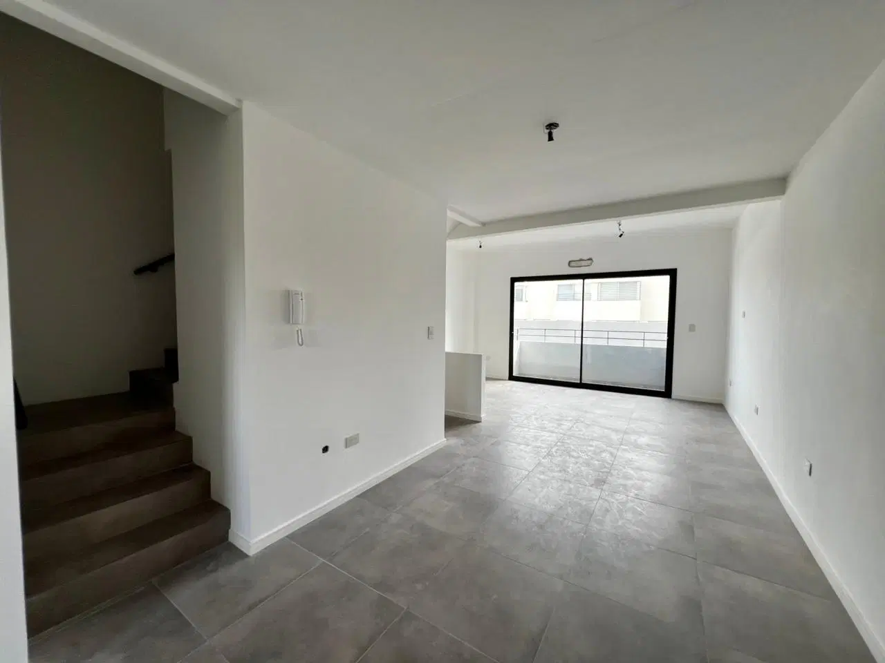 Dúplex de 3 ambientes con cochera a estrenar en venta, en Olivos 5