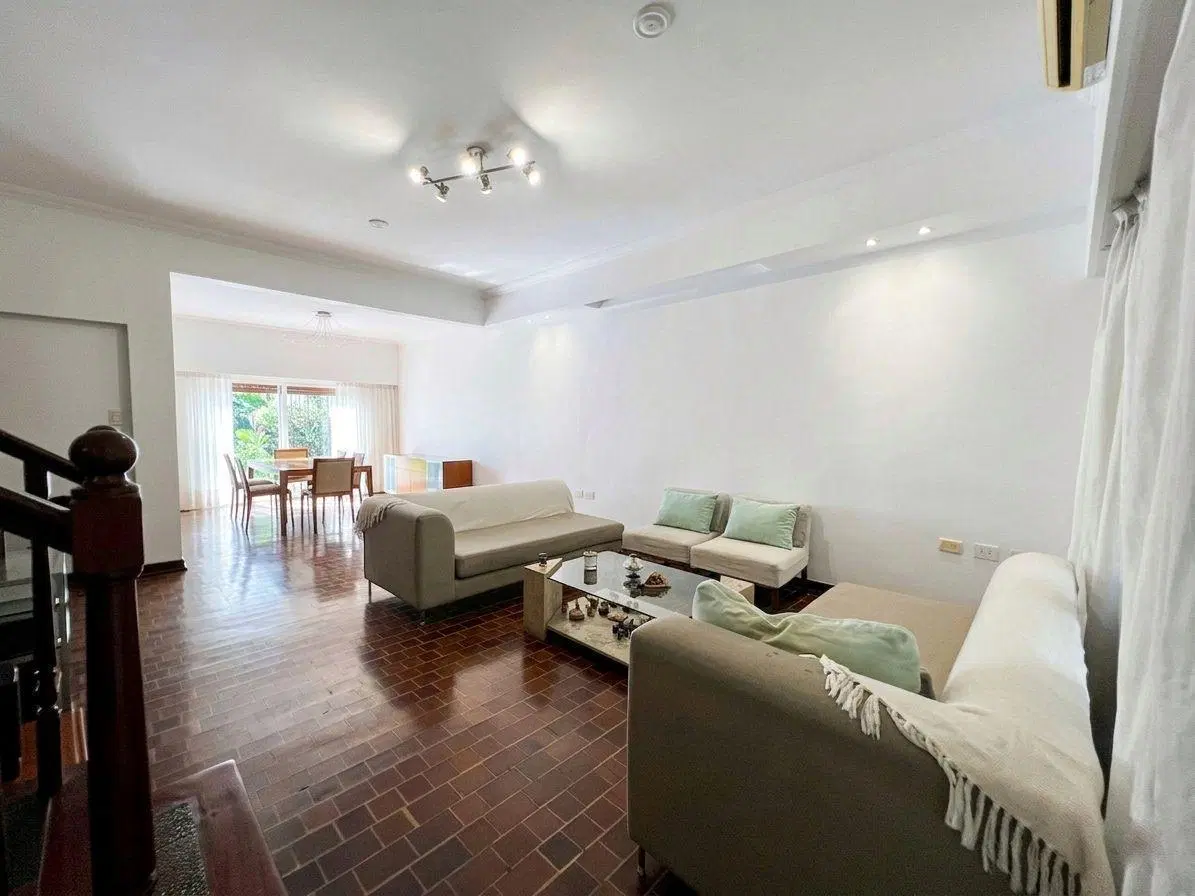 Casa 4 ambientes en venta en Martínez 3
