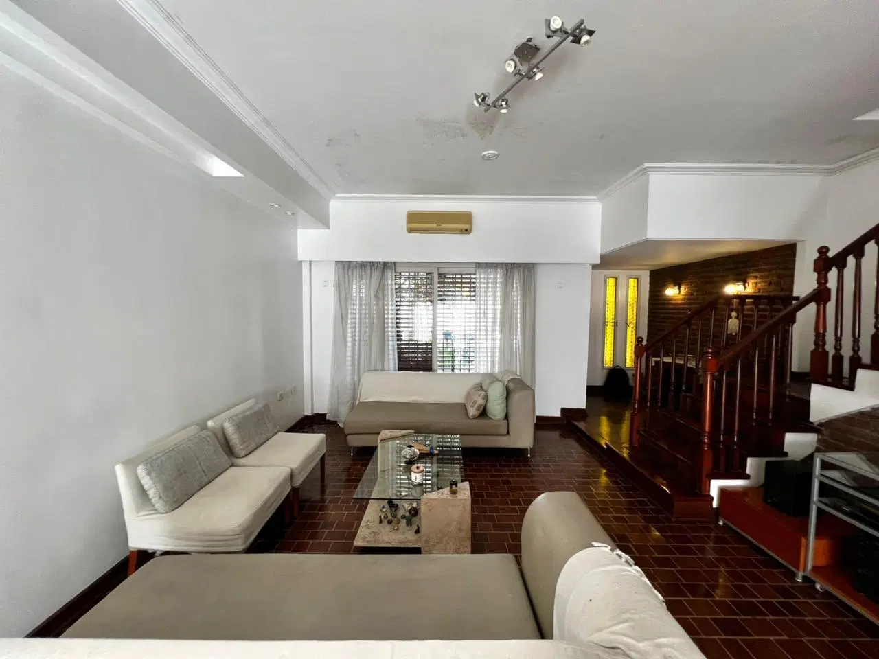 Casa 4 ambientes en venta en Martínez 8