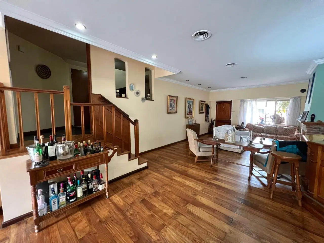 Casa de 6 ambientes en venta en Martínez 5
