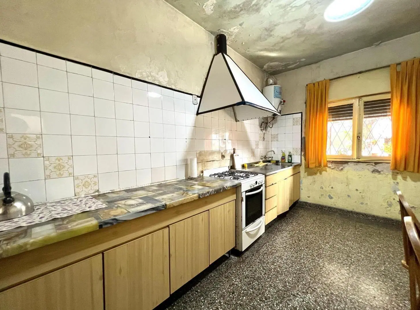 Casa a refaccionar en  venta en Martinez 3