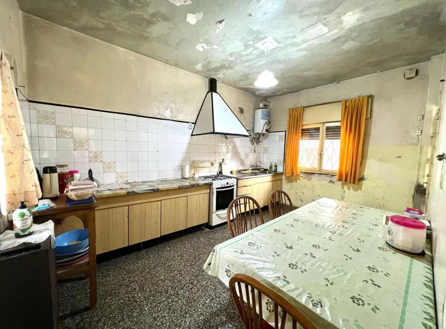 Casa a refaccionar en  venta en Martinez 5