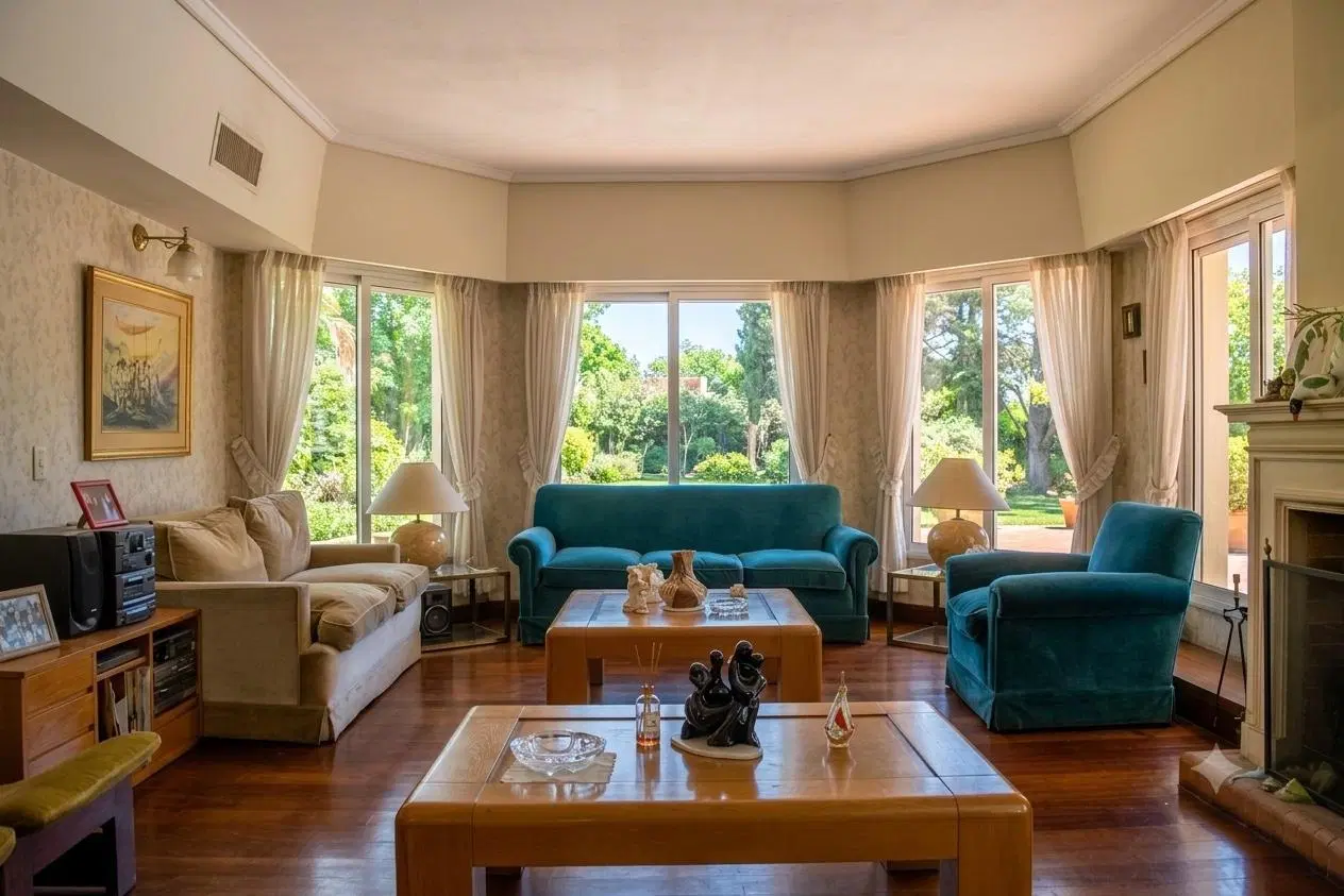 Chalet de 7 ambientes en venta, en Olivos. 3