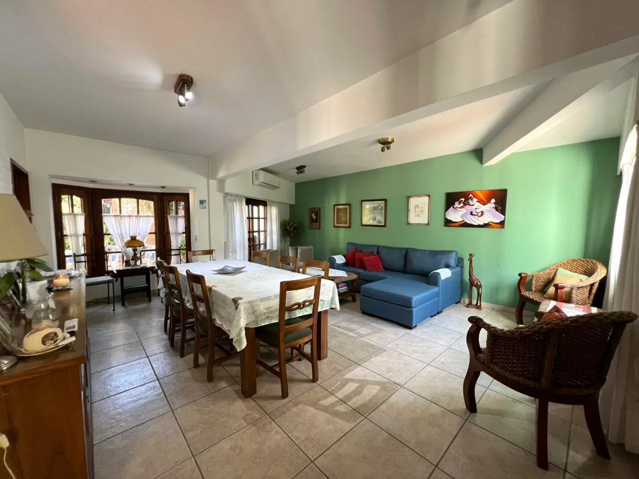 Casa 4 ambientes en venta en Martínez 2