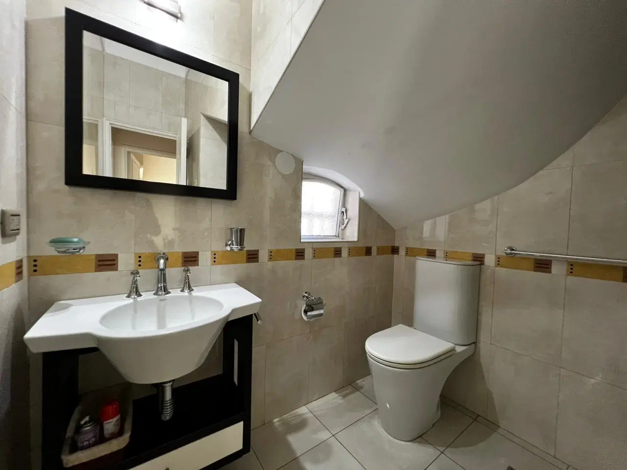 Casa 5 ambientes en venta en La Lucila 8