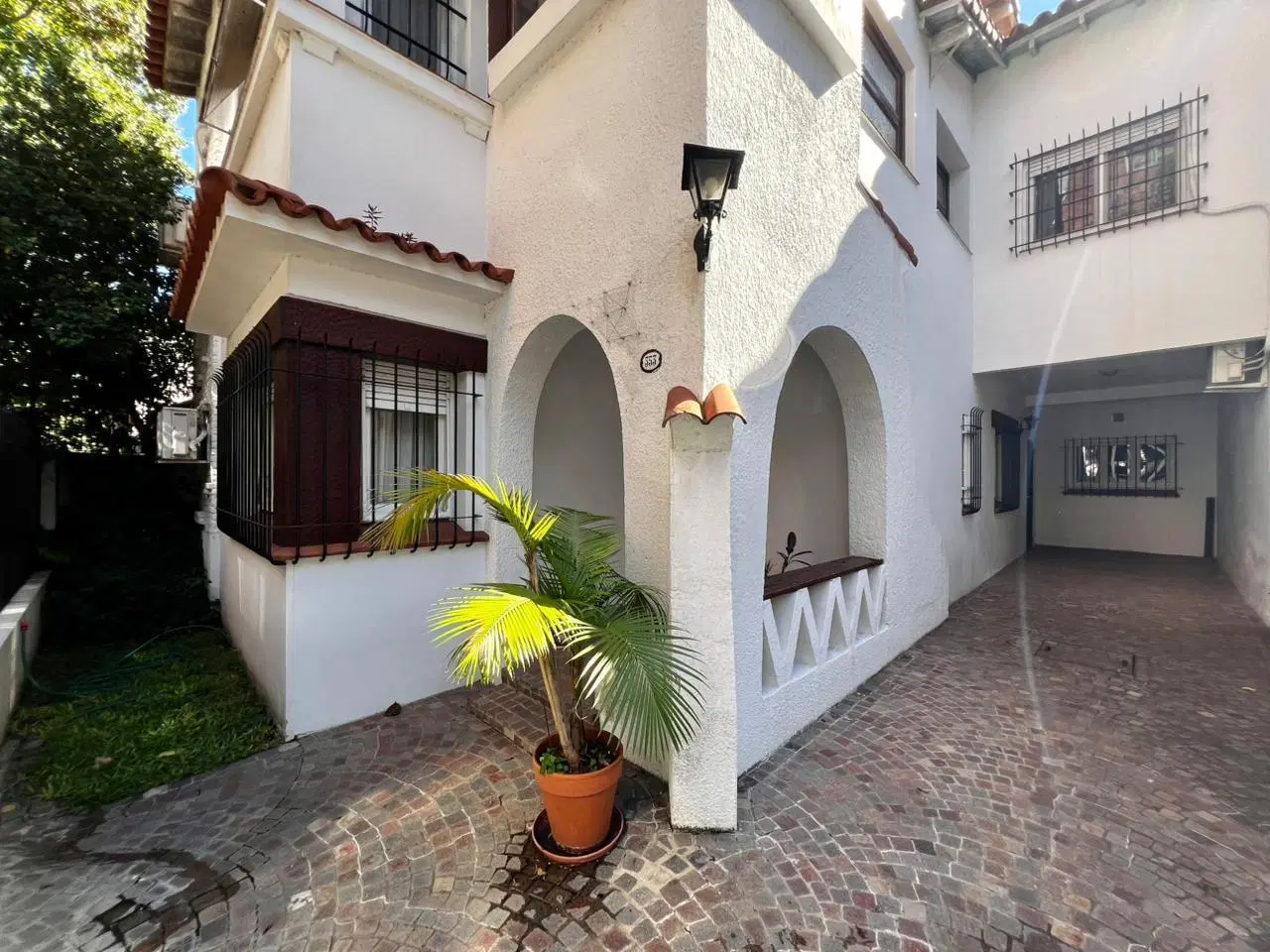 Casa 5 ambientes en venta en La Lucila 3