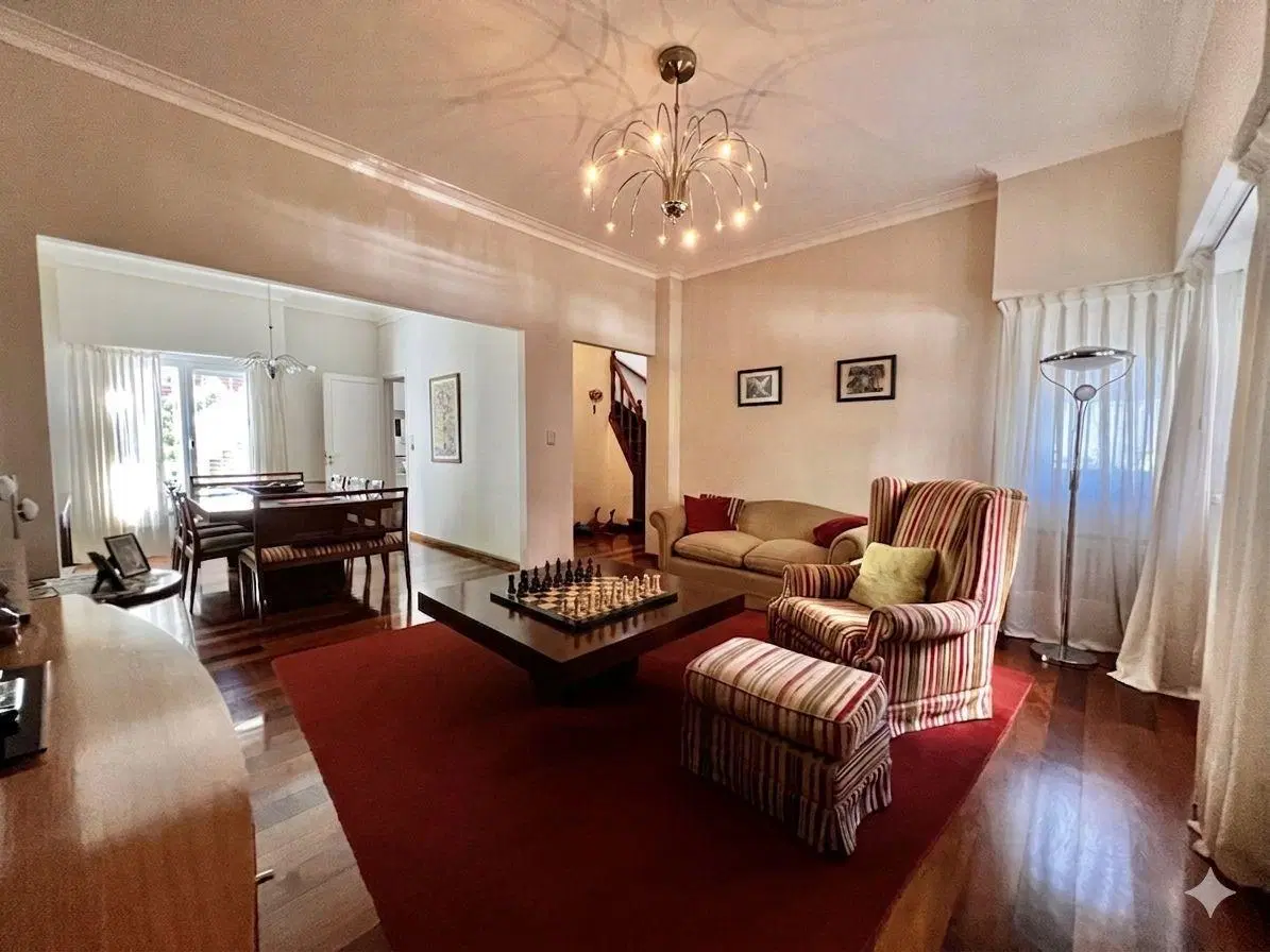 Casa 5 ambientes en venta en La Lucila 4