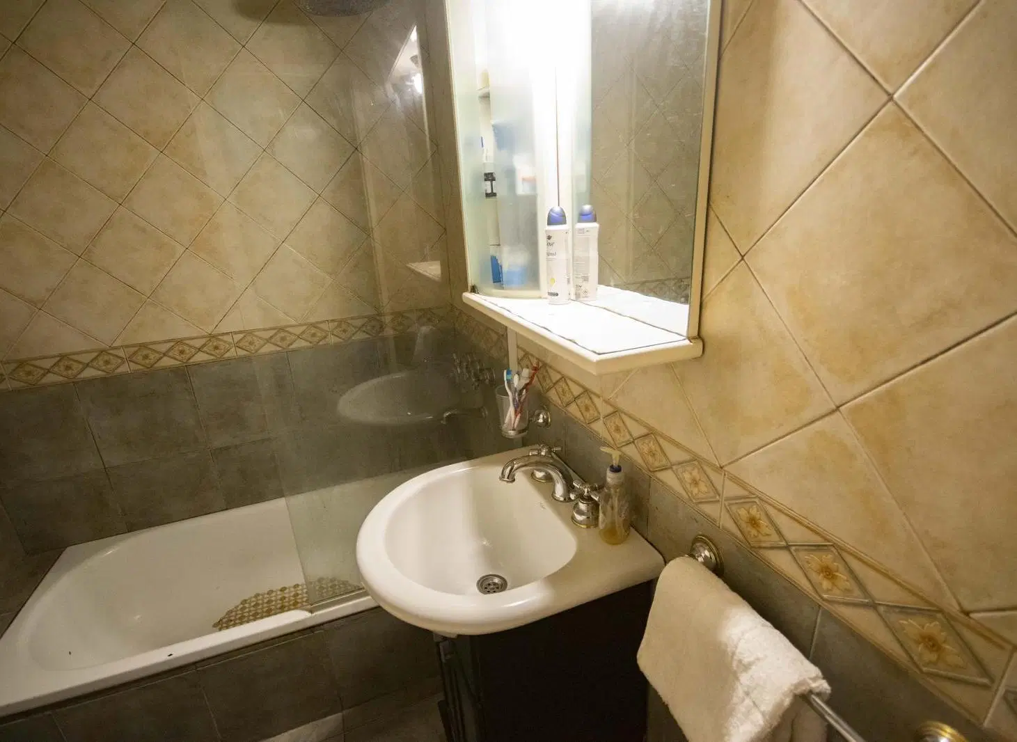Casa 3 ambientes con cochera en venta, en Olivos 4