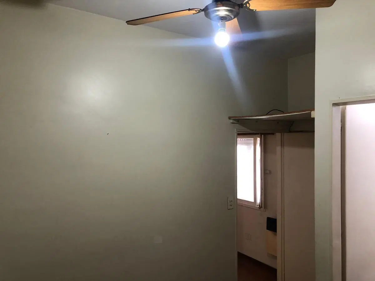 Departamento de 2 ambientes en primer piso por escalera en alquiler, en Olivos. 1