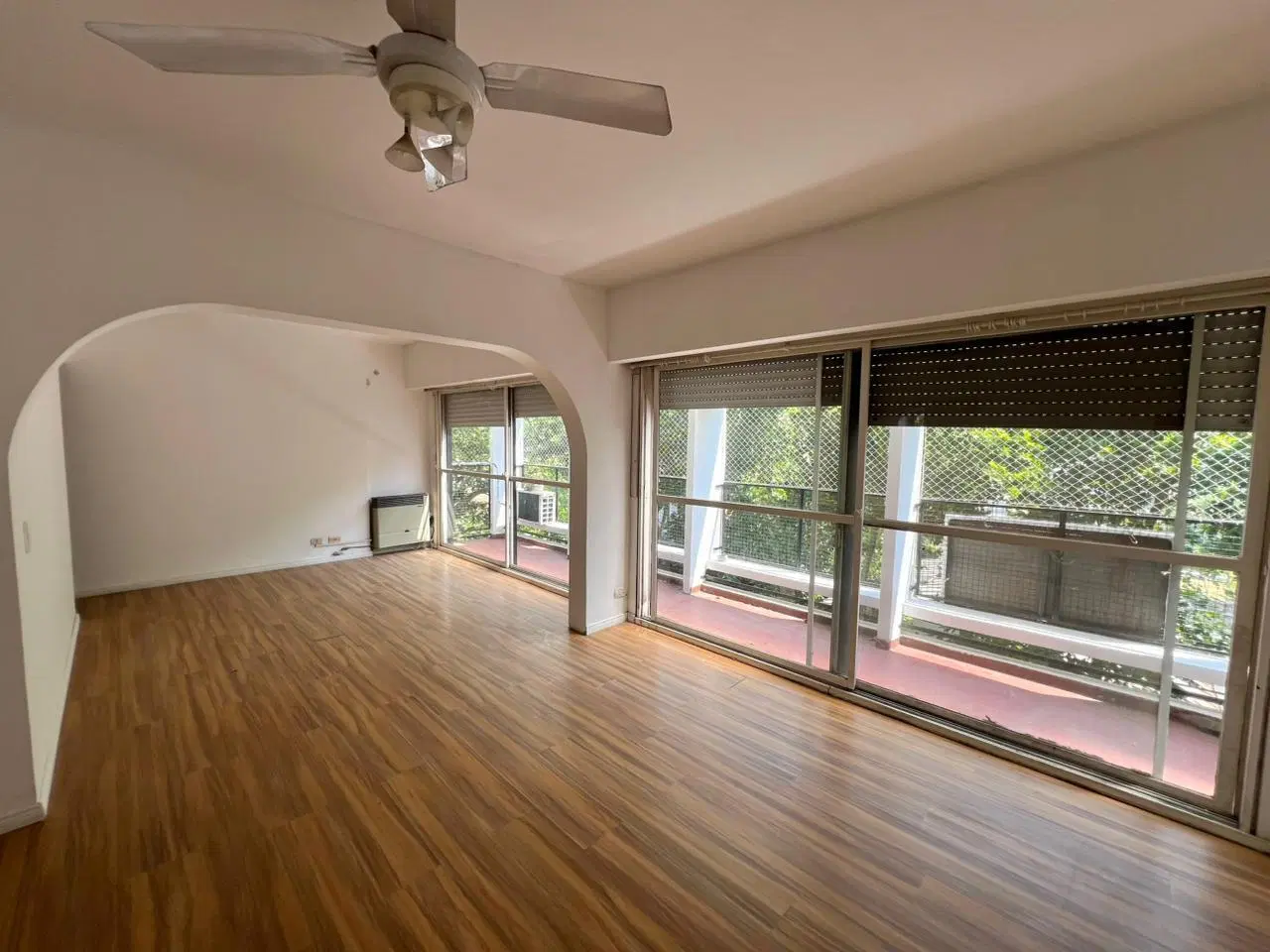 Departamento de 3 ambientes con cochera y baulera en venta en Martínez 4