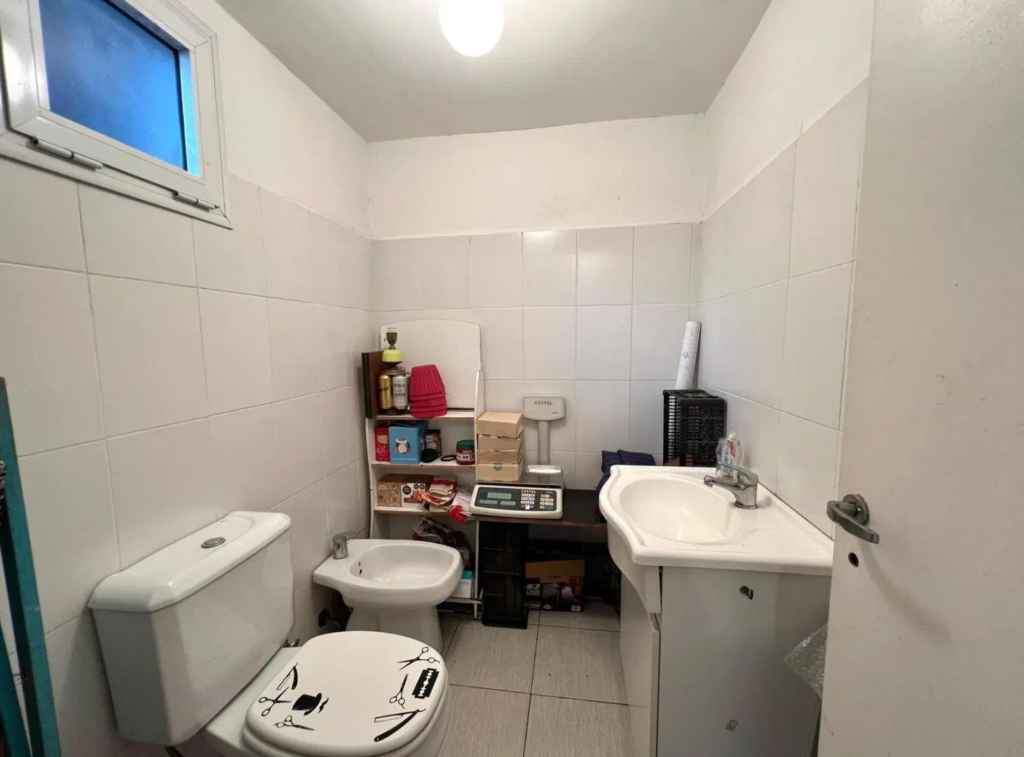 Local en venta, en Victoria. 2