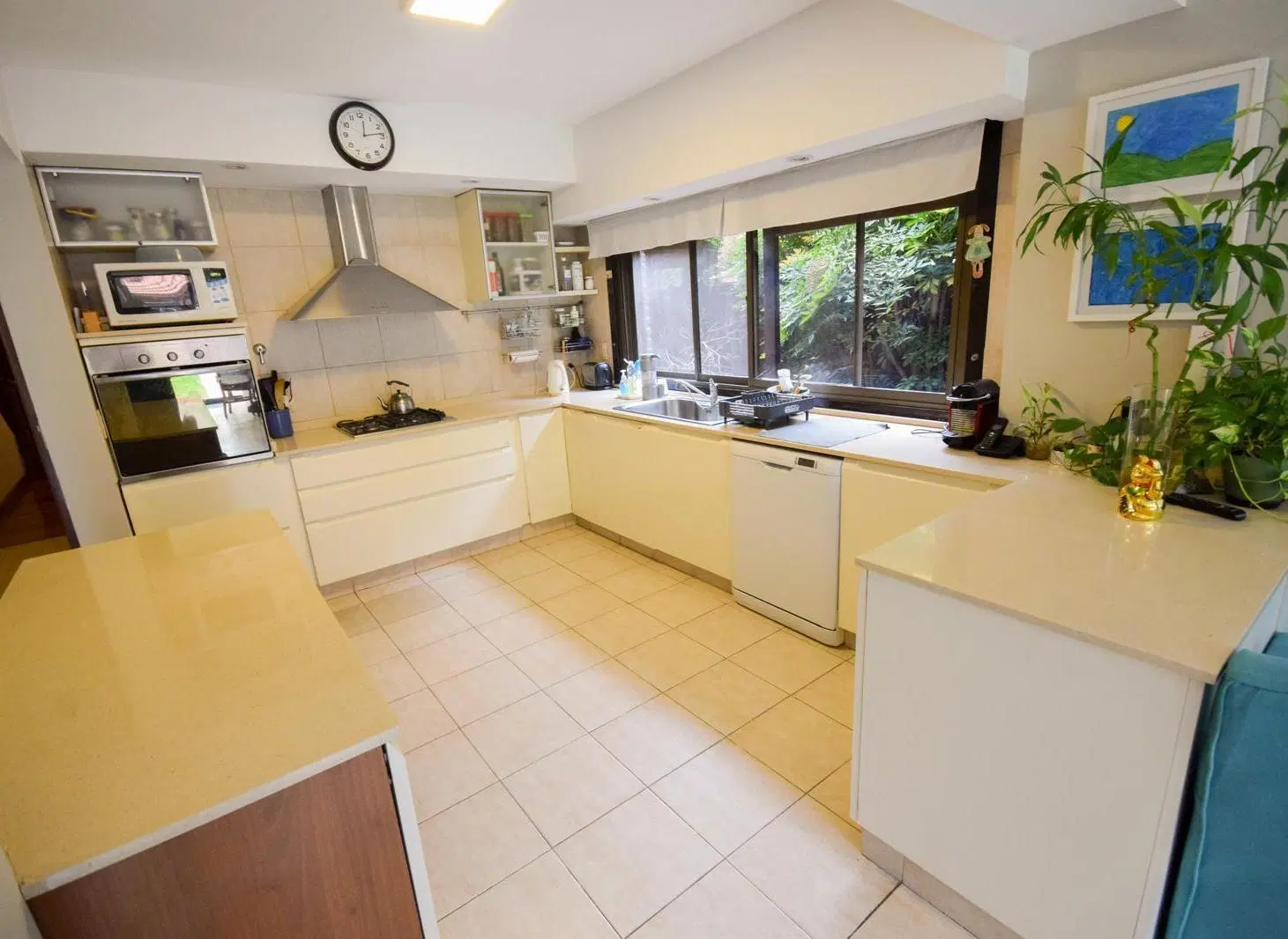 Casa 6 ambientes con pileta y cochera en venta en Martinez 5