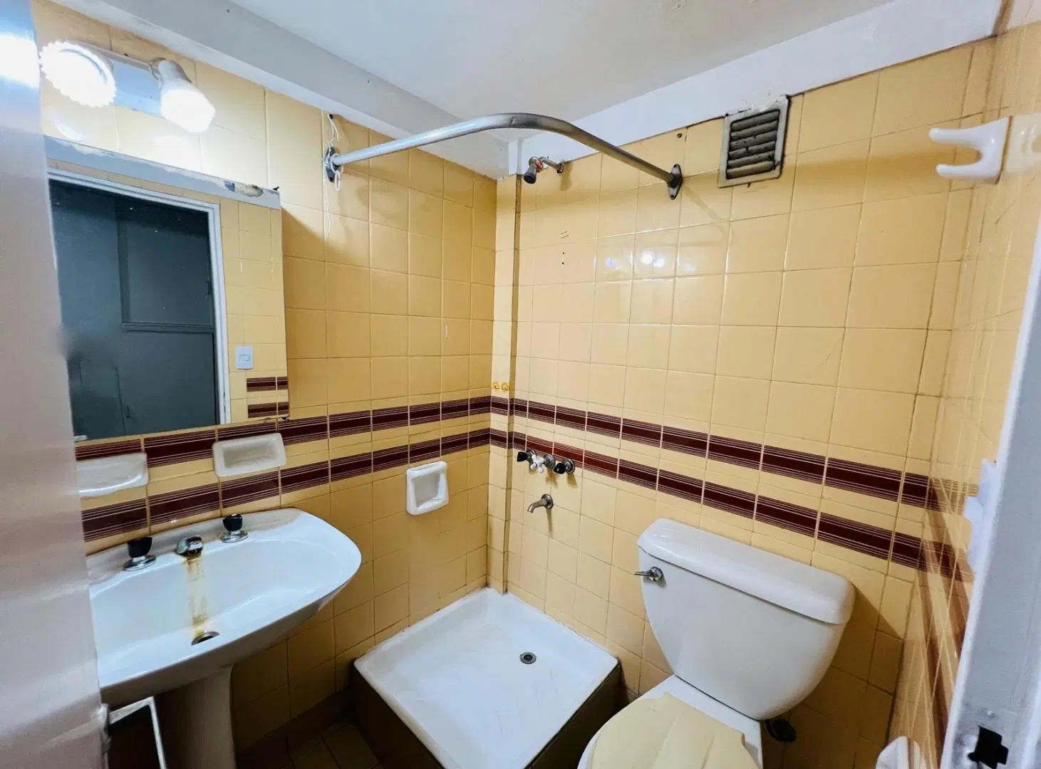 Departamento 3 ambientes en venta en San Isidro 5
