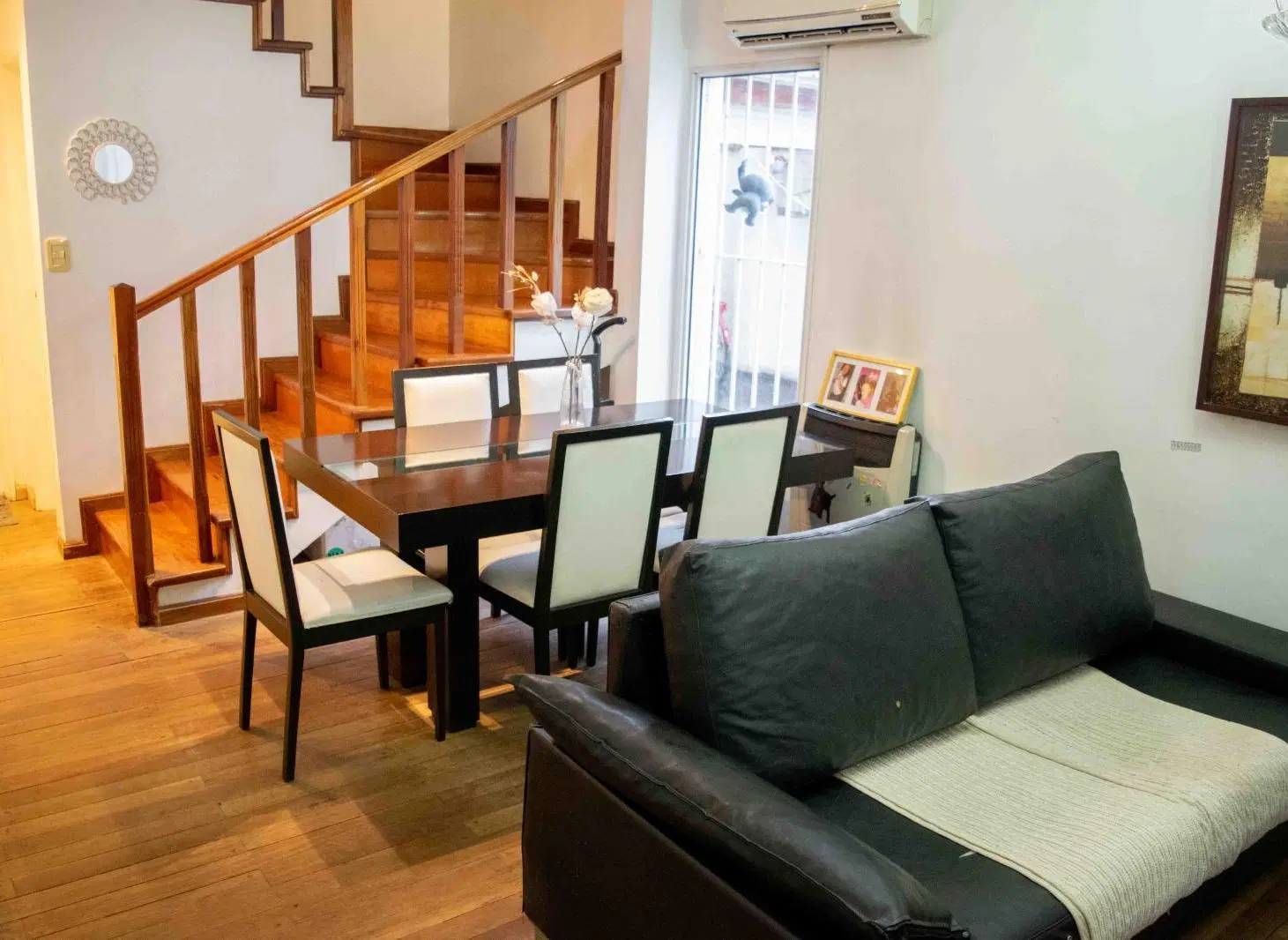 Casa de 4 ambientes con cochera en venta en Olivos 1