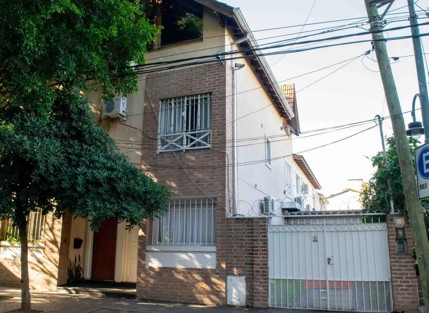 Casa de 4 ambientes con cochera en venta en Olivos 3
