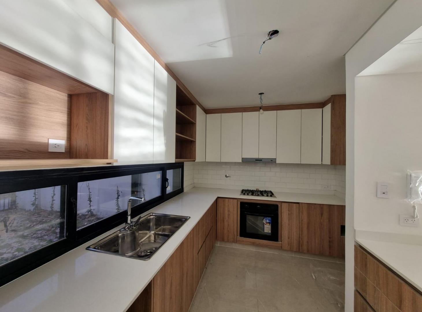 Casa de 3 ambientes con cochera en venta en Punta Chica, San Fernando
