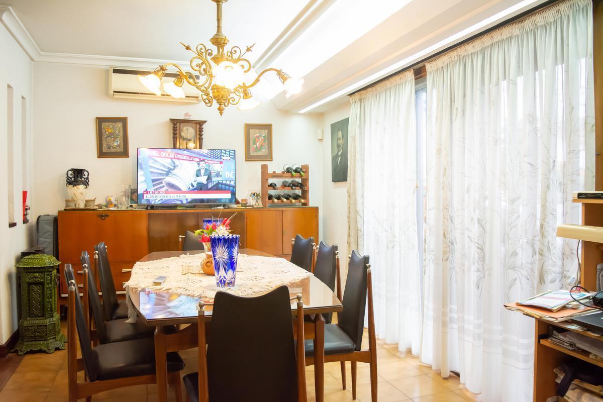 Foto de Casa de 4 ambientes con cochera en venta en Martinez, imagen 3