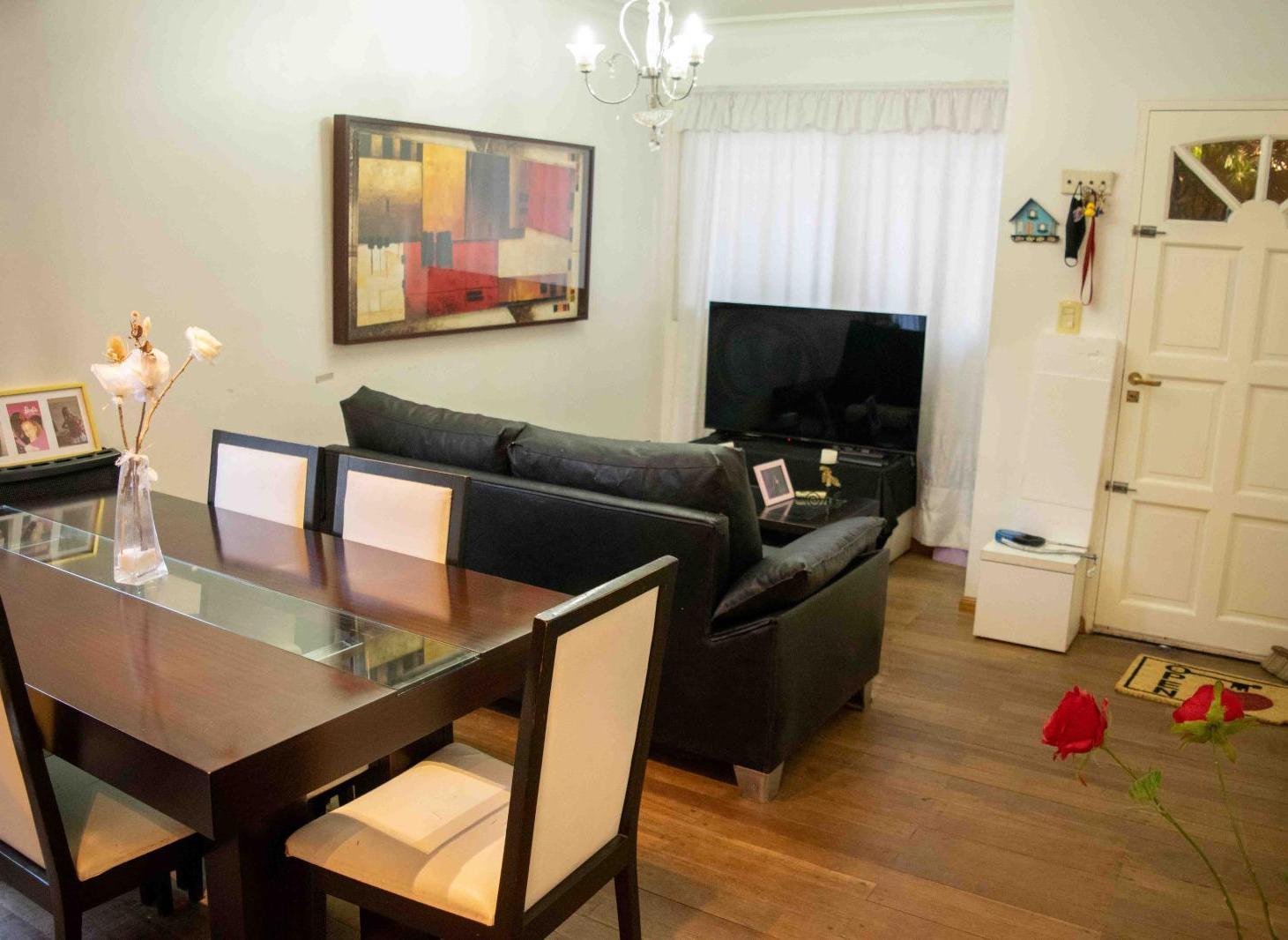 Foto de Casa de 4 ambientes con cochera en venta en Olivos, imagen 3