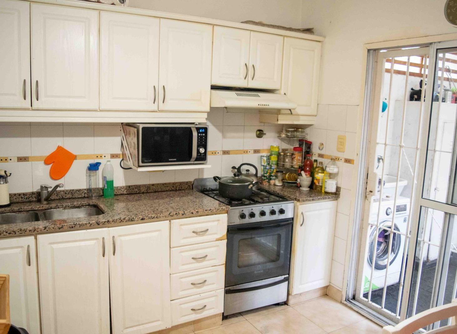 Foto de Casa de 4 ambientes con cochera en venta en Olivos, imagen 1