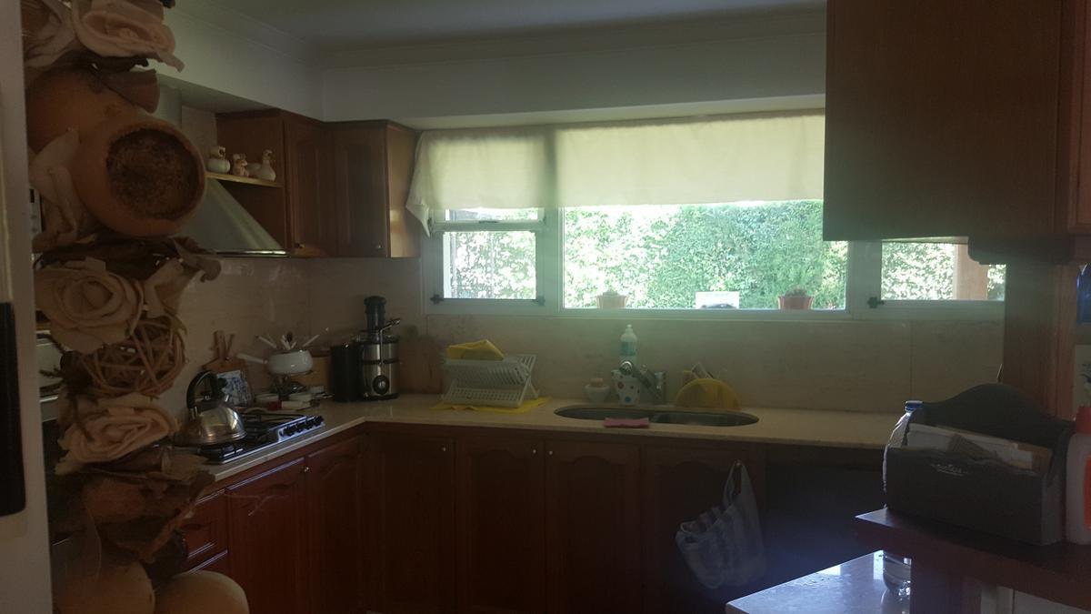 Foto de Casa de 4 ambientes con dependencia de servicio en venta en barrio Loma, imagen 1