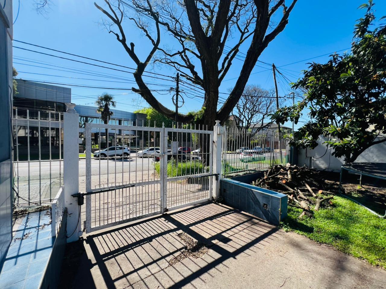 Foto de Terreno en Venta – 1000 m² – Olivos, imagen 2