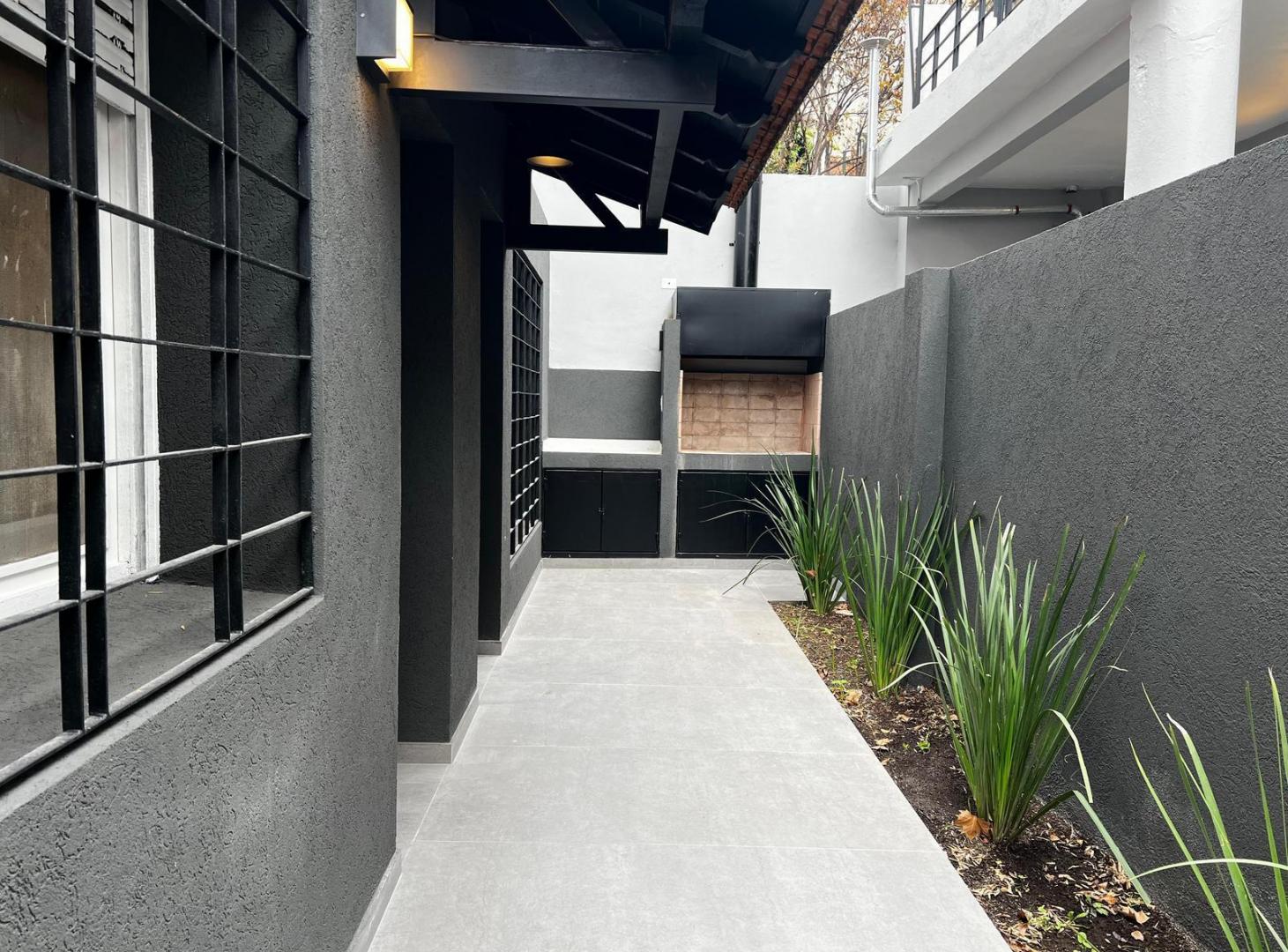 Foto de PH de 2 ambientes en venta en Martínez, imagen 2