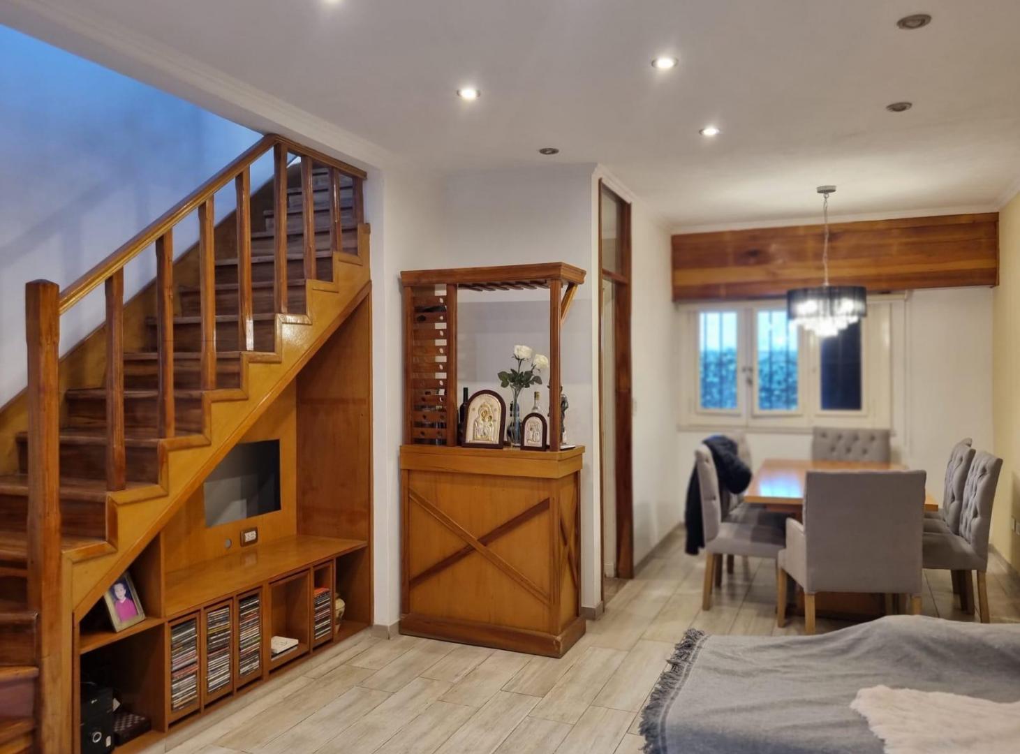 Foto de Casa de 5 ambientes con cochera en venta, en Martínez, imagen 3