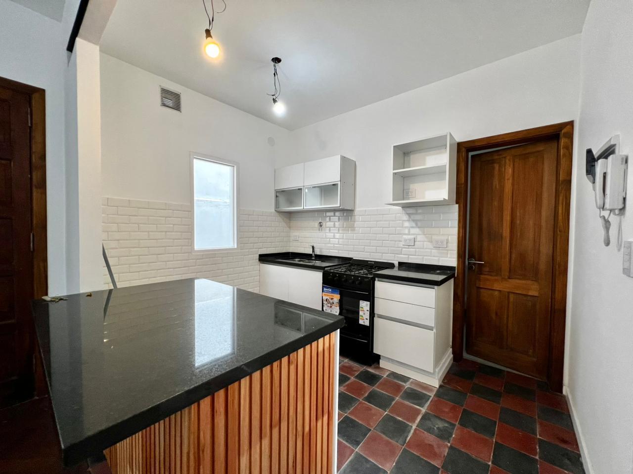 Foto de PH de 2 ambientes en venta en Olivos, imagen 1