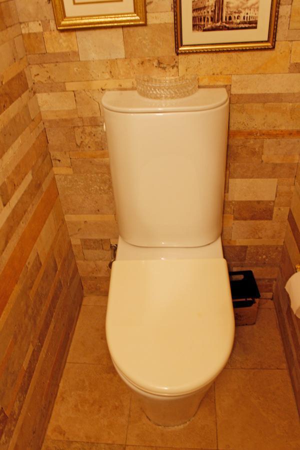 Foto de Casa de 6 ambientes con cocheras y dependencia de servicio en venta en, imagen 3
